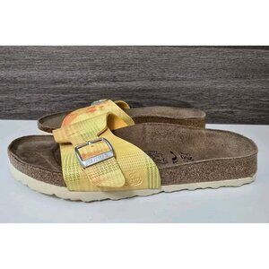 Birkis Birkenstock Womens Sandals Size 40/ US 9-9.5 Yellow Leather Buckle